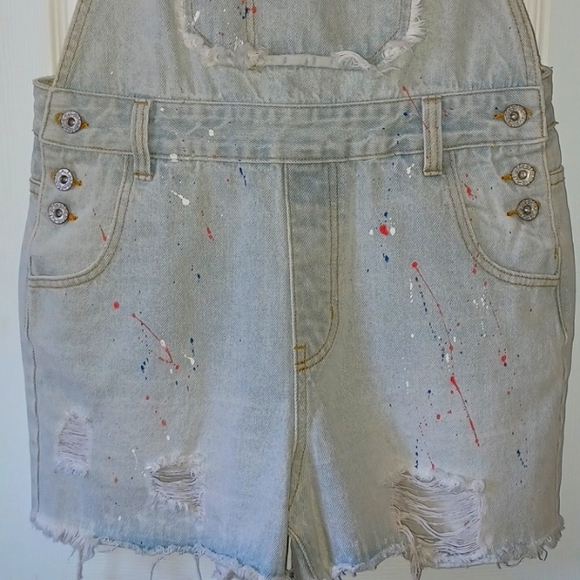*NWOT* POL Distressed Denim Short Overall Sz Small - Picture 3 of 10